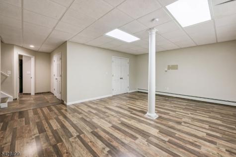 5 Francesca Court East Hanover NJ 07936