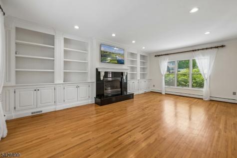 5 Francesca Court East Hanover NJ 07936