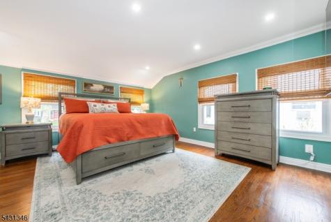 19 Plymouth Place Roseland NJ 07068