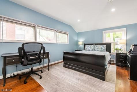19 Plymouth Place Roseland NJ 07068