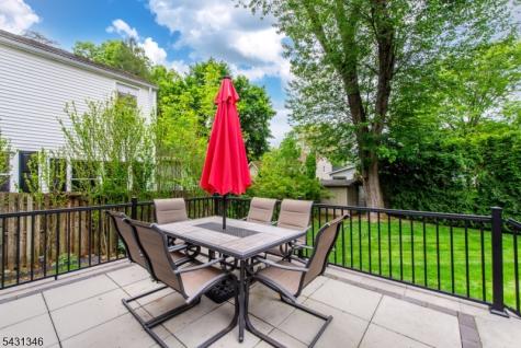 19 Plymouth Place Roseland NJ 07068