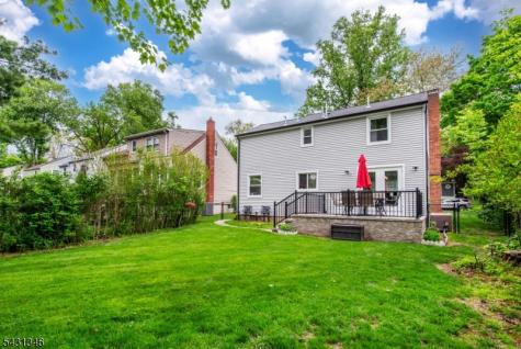19 Plymouth Place Roseland NJ 07068