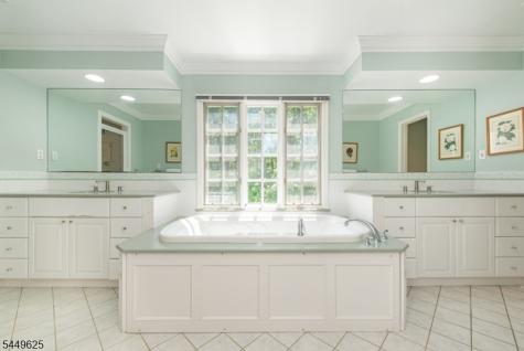 33 Hunter Drive Harding NJ 07976