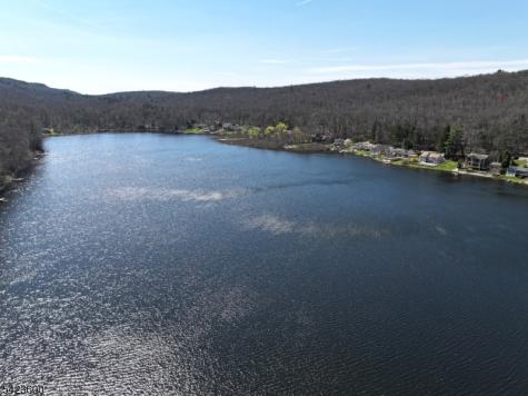 56 E Shore Trail Sandyston NJ 07826