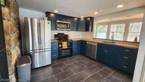 56 E Shore Trail Sandyston NJ 07826