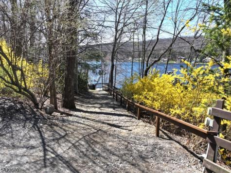 56 E Shore Trail Sandyston NJ 07826