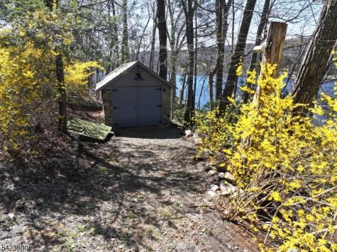 56 E Shore Trail Sandyston NJ 07826