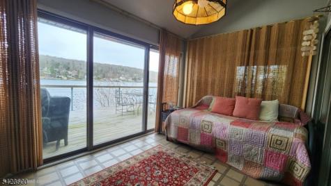 56 E Shore Trail Sandyston NJ 07826