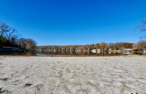 56 E Shore Trail Sandyston NJ 07826