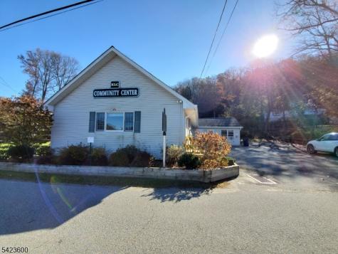 56 E Shore Trail Sandyston NJ 07826