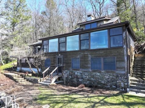 56 E Shore Trail Sandyston NJ 07826