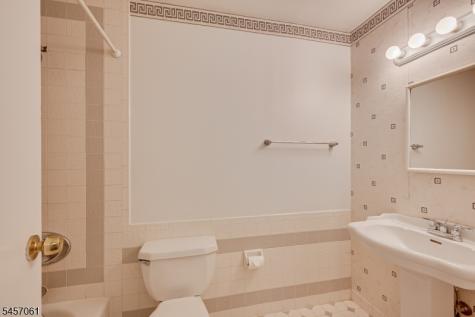 36 Foxwood Drive Franklin NJ 08873