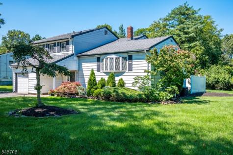 36 Foxwood Drive Franklin NJ 08873