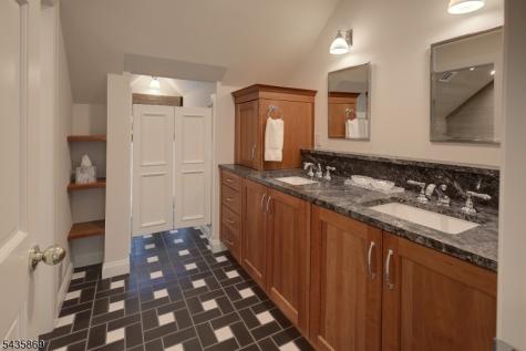 19 Cliffside Way Boonton NJ 07005