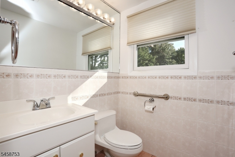 741 Pompton Avenue Cedar Grove NJ 07009
