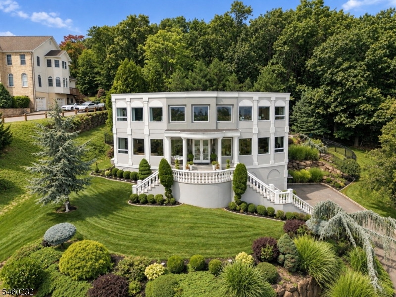 47 Mountainwood Court Totowa NJ 07512