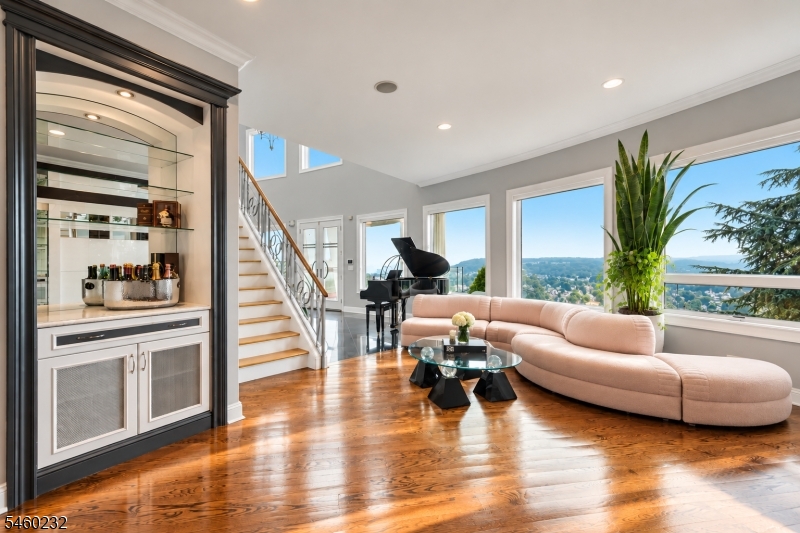 47 Mountainwood Court Totowa NJ 07512