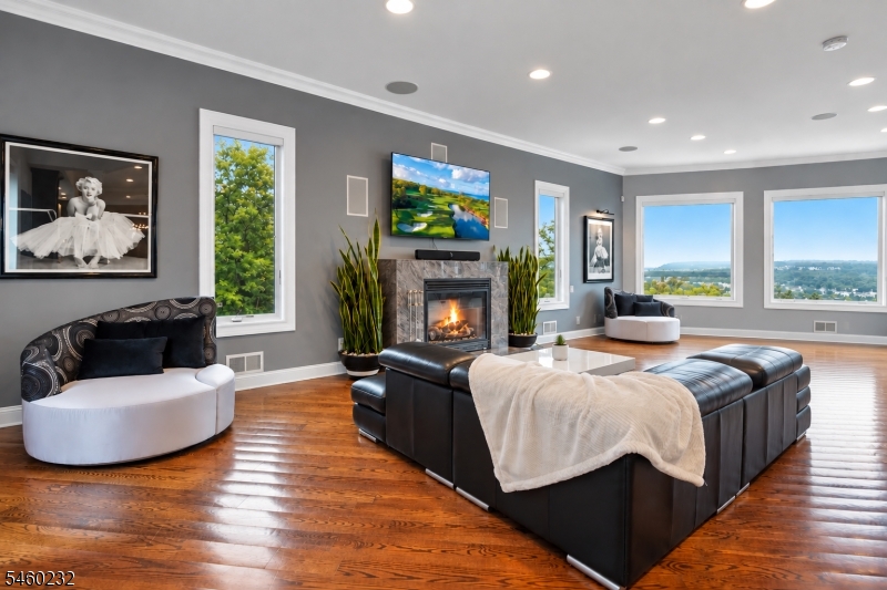 47 Mountainwood Court Totowa NJ 07512