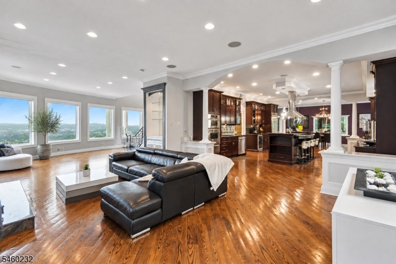 47 Mountainwood Court Totowa NJ 07512
