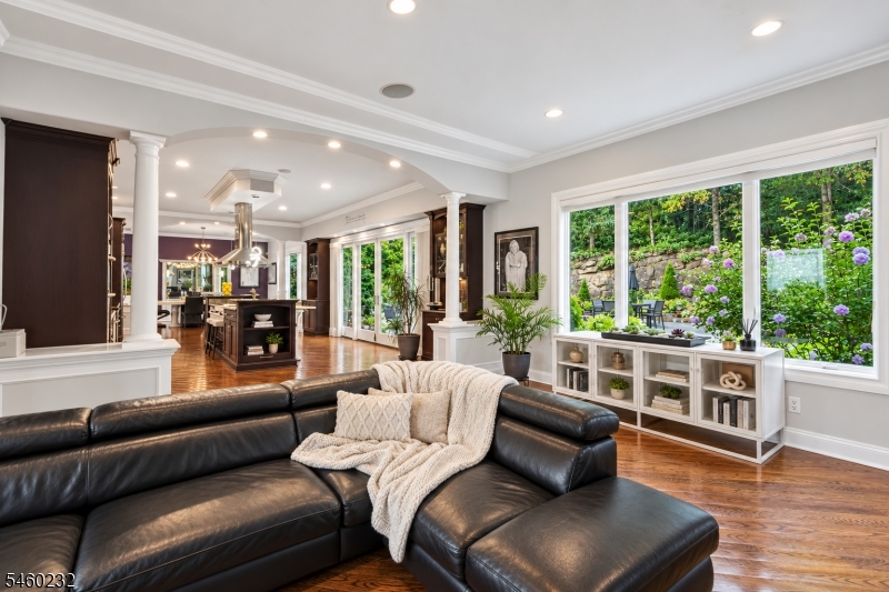 47 Mountainwood Court Totowa NJ 07512