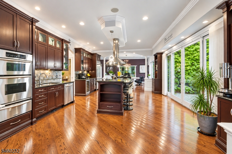 47 Mountainwood Court Totowa NJ 07512