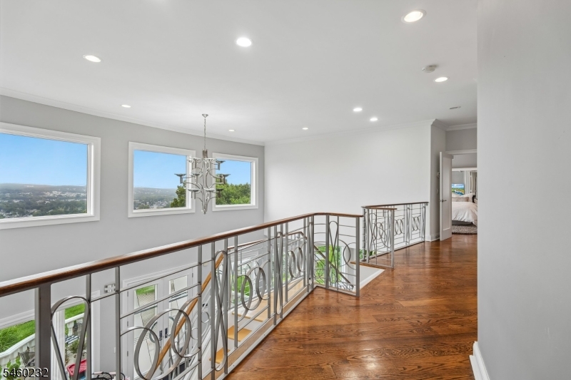 47 Mountainwood Court Totowa NJ 07512