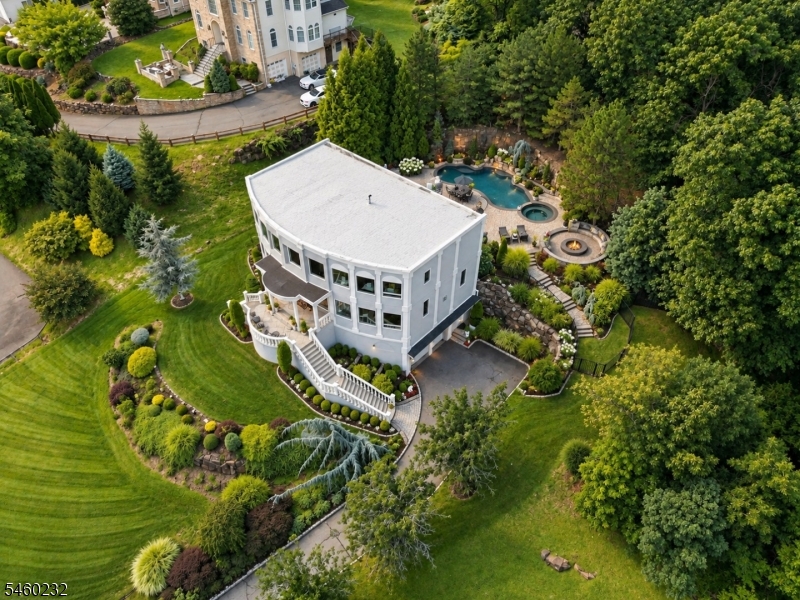 47 Mountainwood Court Totowa NJ 07512