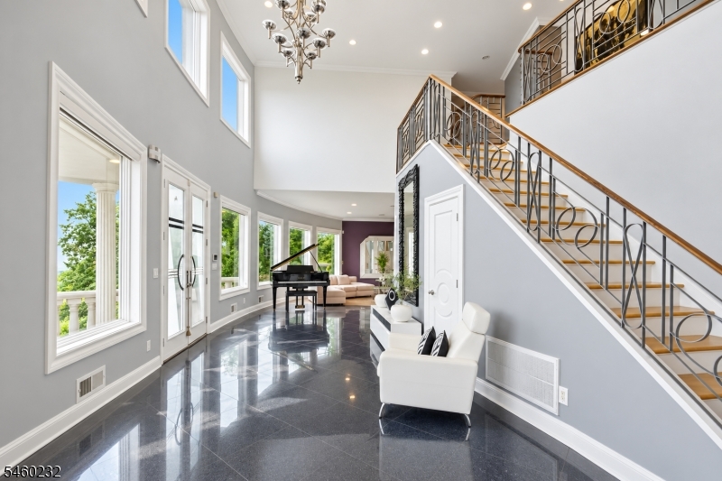 47 Mountainwood Court Totowa NJ 07512