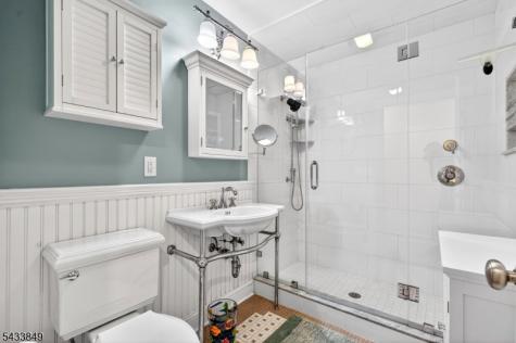 73 South Road Bloomingdale NJ 07403