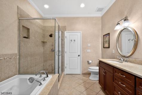 73 South Road Bloomingdale NJ 07403
