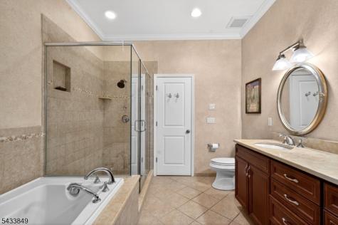 73 South Road Bloomingdale NJ 07403