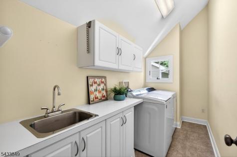 73 South Road Bloomingdale NJ 07403