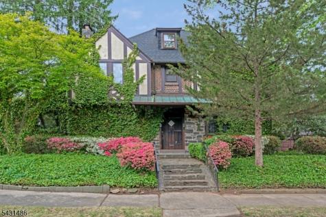 3 Shelbourne Avenue Trenton NJ 08618