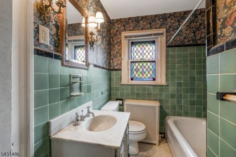 3 Shelbourne Avenue Trenton NJ 08618