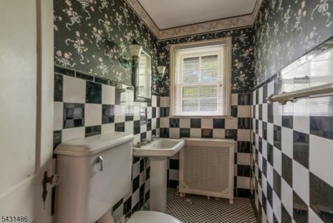 3 Shelbourne Avenue Trenton NJ 08618