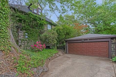 3 Shelbourne Avenue Trenton NJ 08618