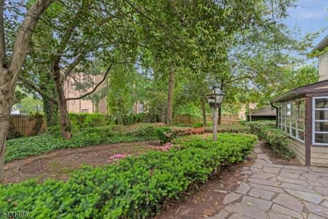 3 Shelbourne Avenue Trenton NJ 08618