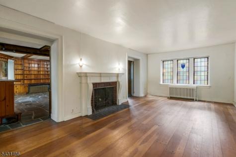 3 Shelbourne Avenue Trenton NJ 08618
