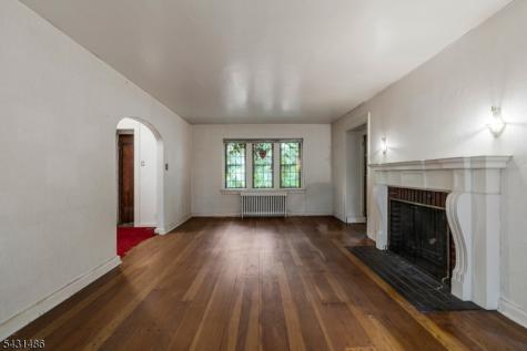 3 Shelbourne Avenue Trenton NJ 08618