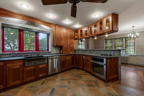 3 Shelbourne Avenue Trenton NJ 08618