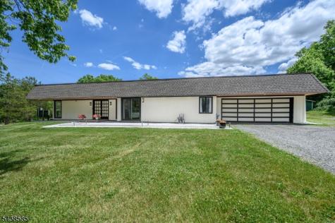13 Central Avenue Readington NJ 08889