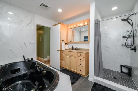 13 Central Avenue Readington NJ 08889