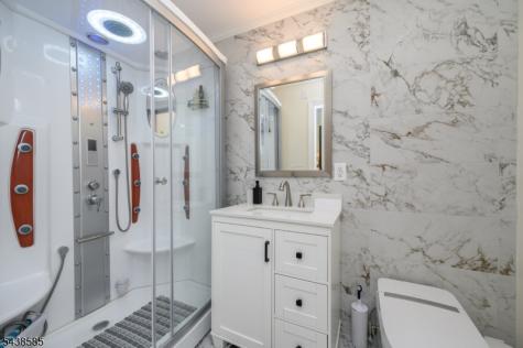 13 Central Avenue Readington NJ 08889