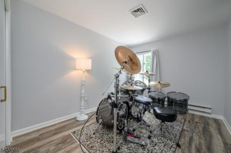 13 Central Avenue Readington NJ 08889