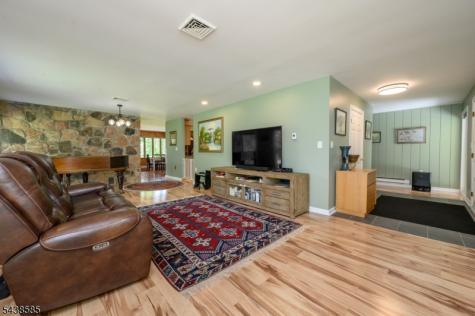 13 Central Avenue Readington NJ 08889