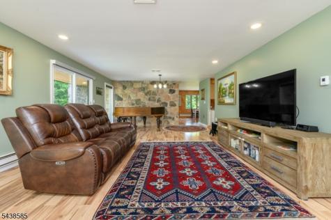 13 Central Avenue Readington NJ 08889