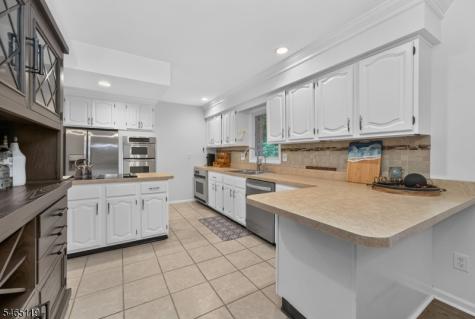 21 Alexandra Road Roxbury NJ 07850