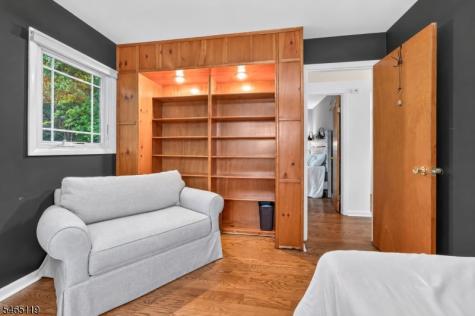 21 Alexandra Road Roxbury NJ 07850