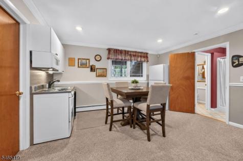 21 Alexandra Road Roxbury NJ 07850