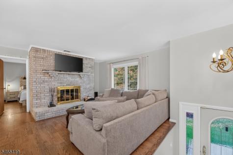 21 Alexandra Road Roxbury NJ 07850